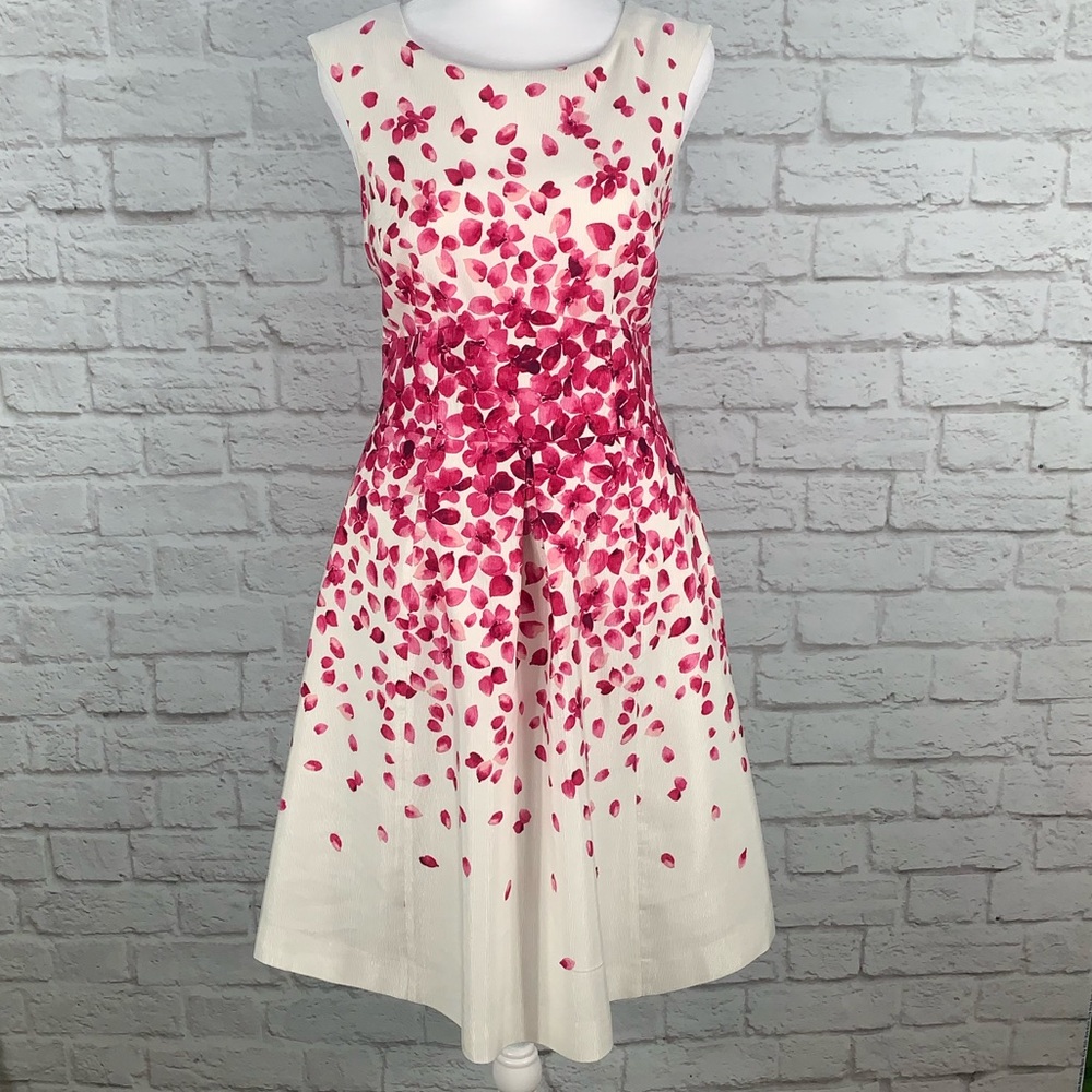 Tahari ASL Fit & Flare White Flower Dress Size 8